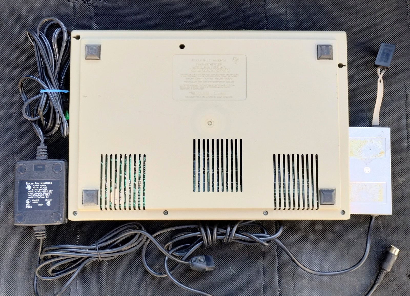 Texas Instruments TI-99/4A Home Computer ~ TESTED ~ with Power & Video cords