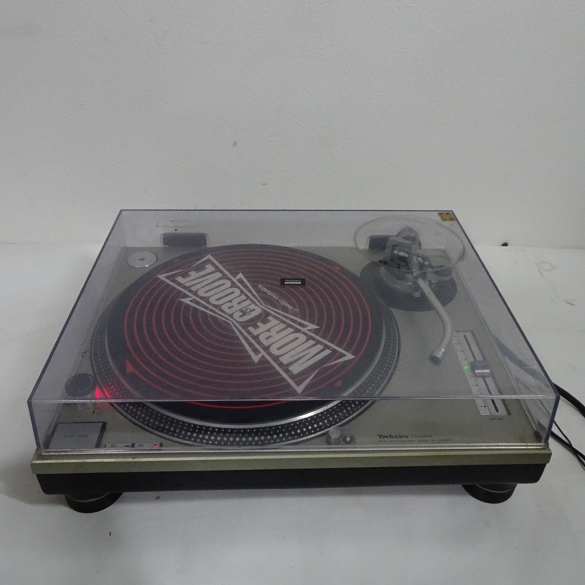 Technics SL-1200MK2 Silver direct drive DJ turntable Very Good condition.