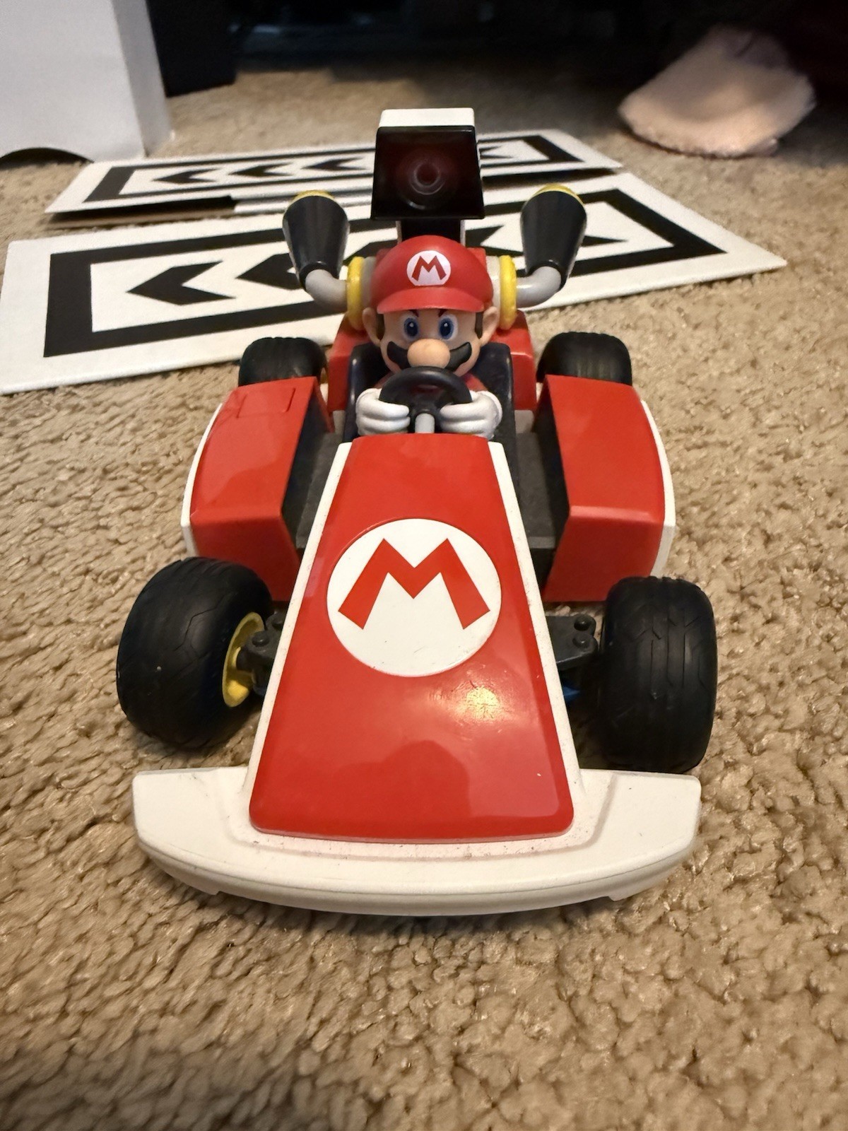 Nintendo Mario Kart Live: Home Circuit Mario RC Vehicle Kart w/ Gate Pieces