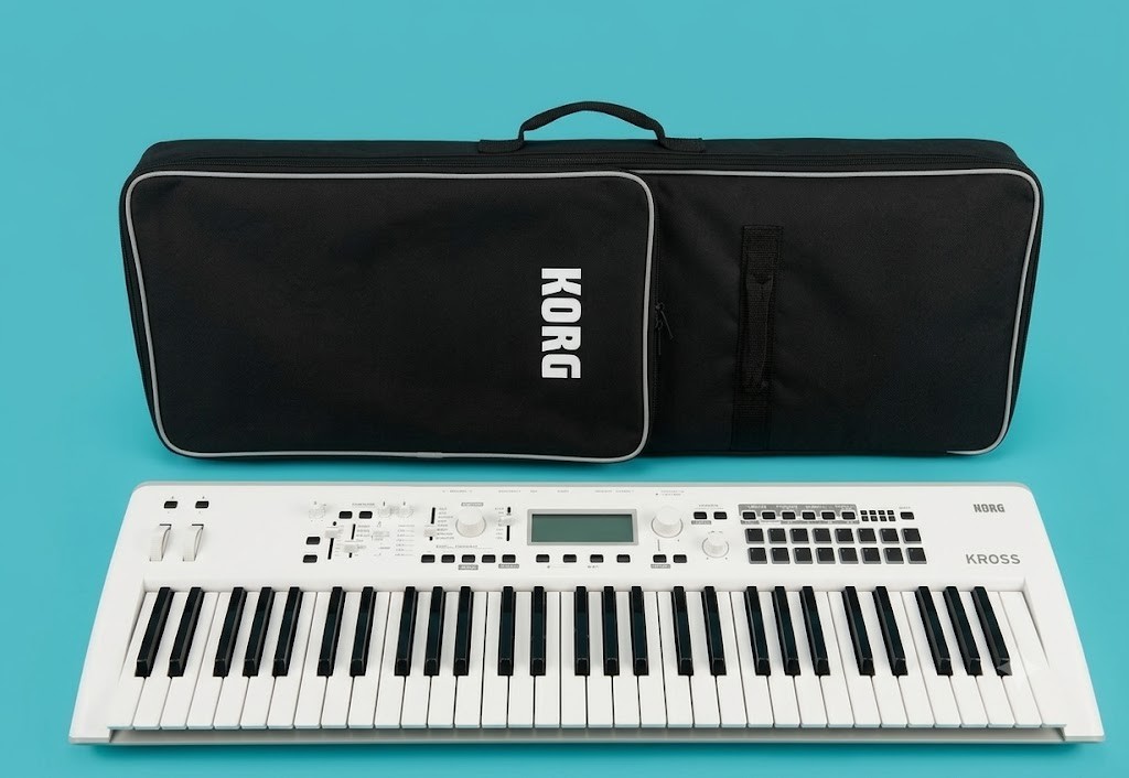 KORG KROSS 2 SC White 61 Key Synthesizer Keyboard w/ Case & SD Card Mint