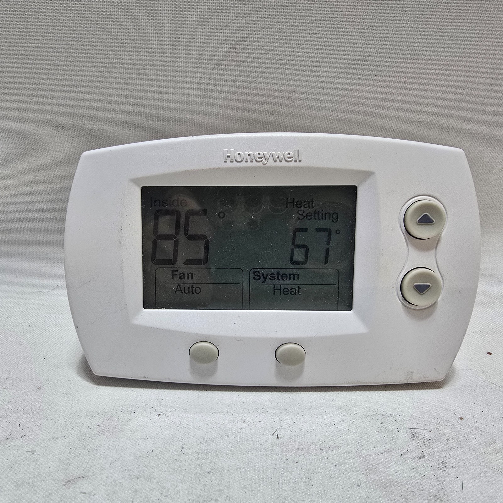 HONEYWELL TH5220D1029 FocusPRO 5000 Non-Programmable Thermostat
