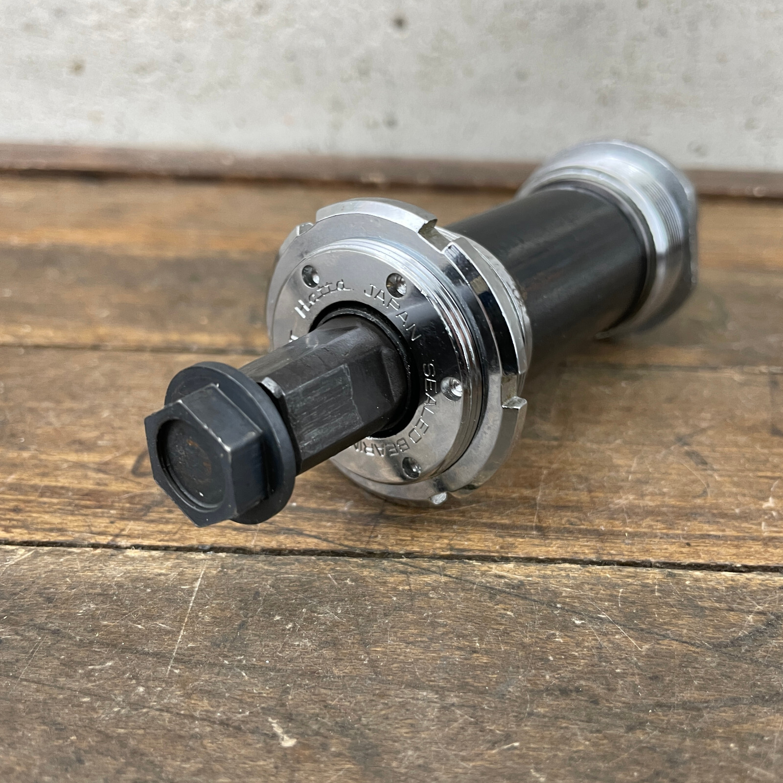 Vintage Hatta Japan Bottom Bracket Sealed English Thread Zero Offset 123 68