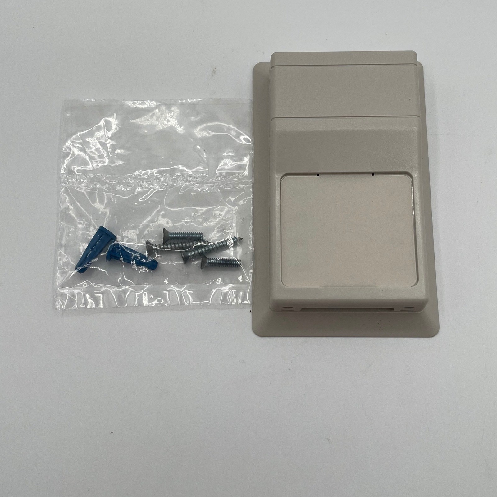 BAPI BA/10K3-R Wall Mount Thermistor 10K-3 Temperature Sensor Beige HVAC NEW