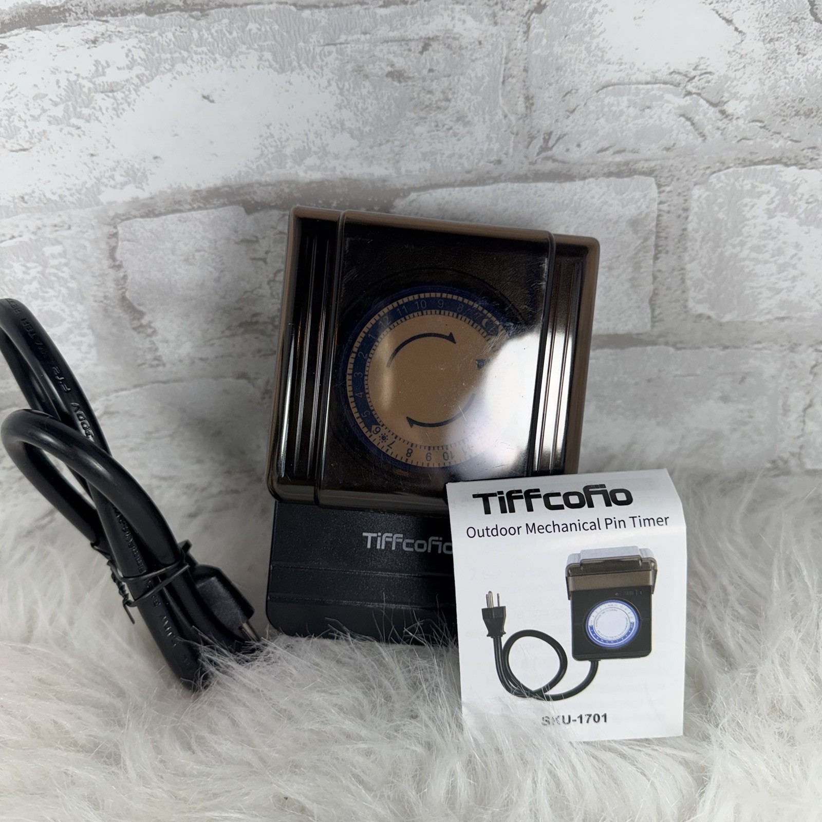 Outdoor Plug-In Waterproof Outlet