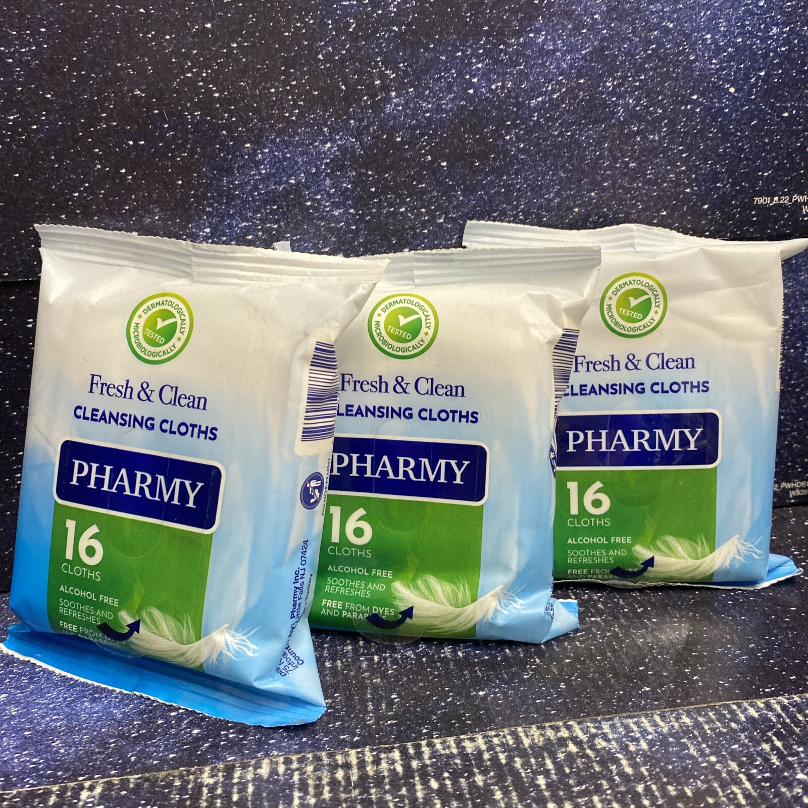 3 X Fresh And Clean Pharmy 16 Cloths - Alcohol Free Exp: Read Description