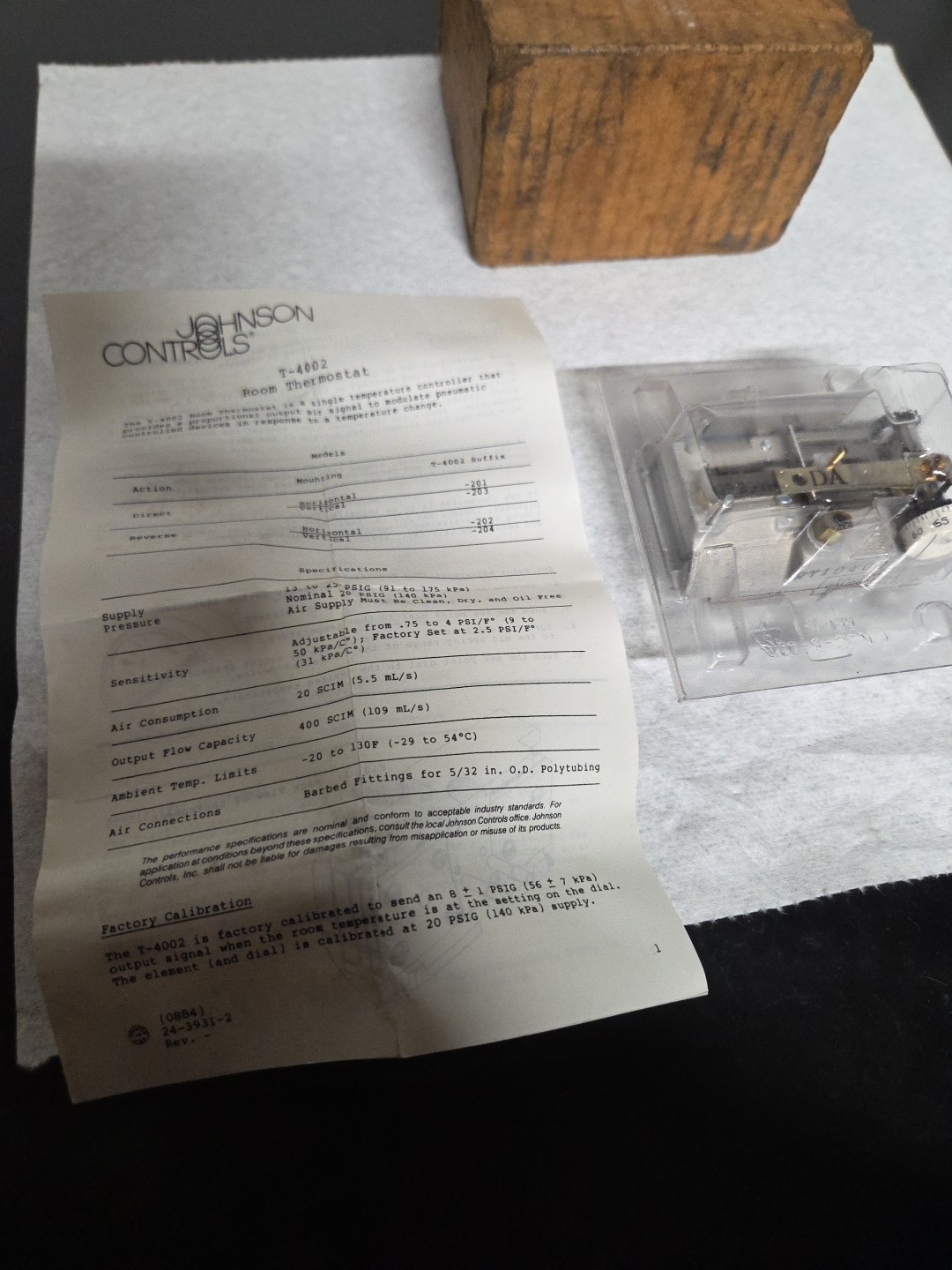 Johnson Controls T-4002-201 Thermostat Fast Free Shipping