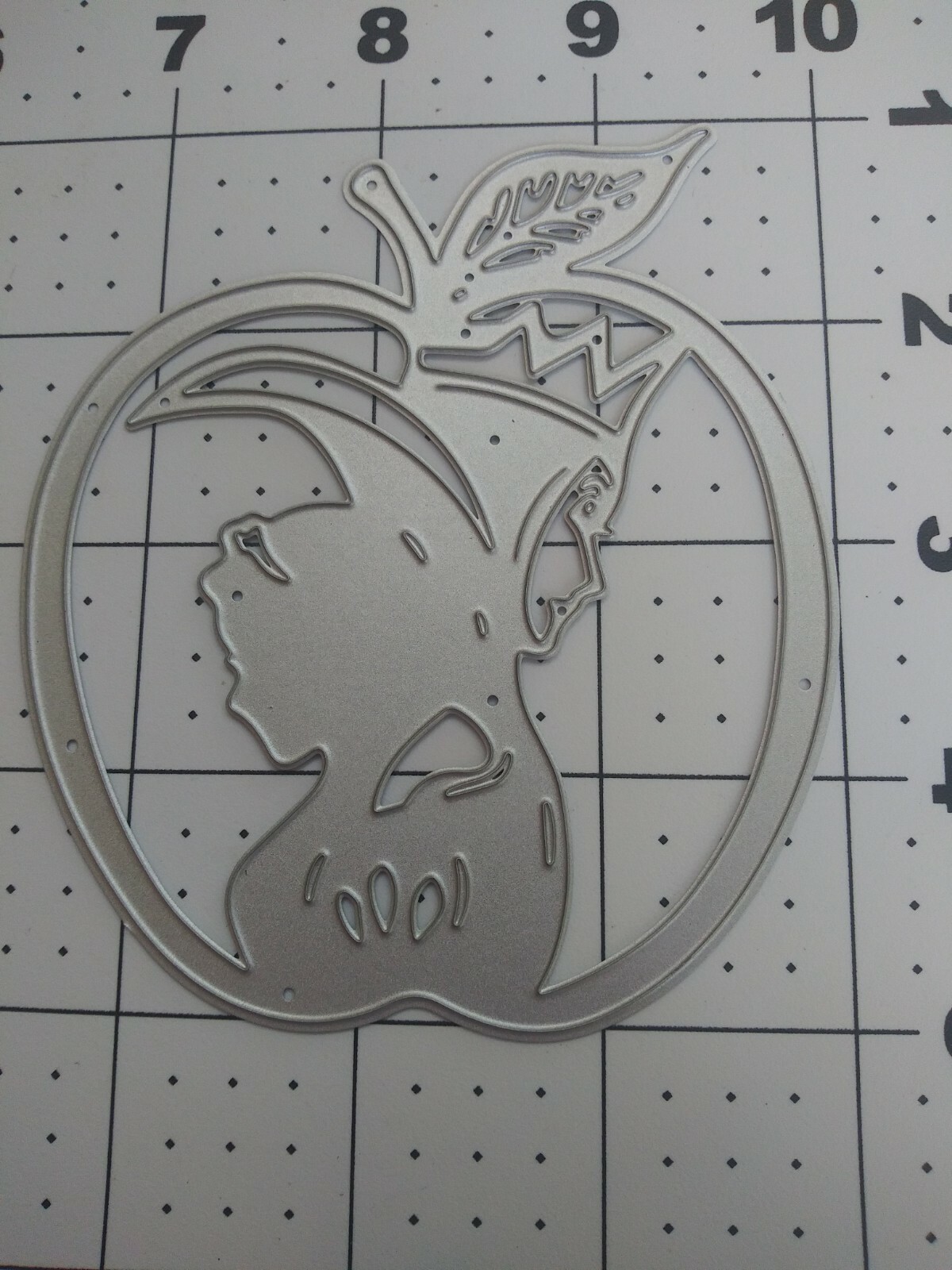 Universal Thin Metal Die Cut Tool Emboss Disney Snow White Evie Evil Queen Grimh