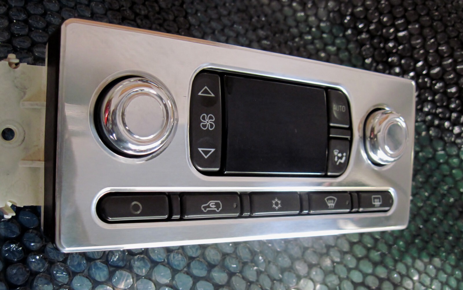 03-07 Chevy Silverado, Tahoe, GMC Sierra billet Digital HVAC w/knobs
