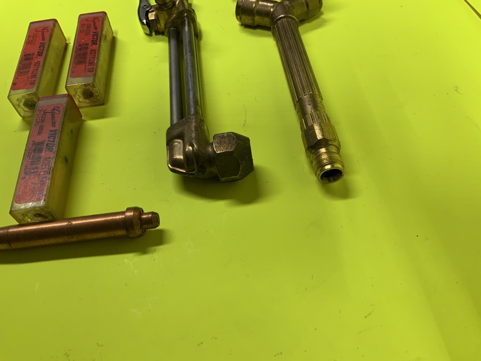 Victor Cutting Torch Set CA25 Attachment WH26FC Handle &4 tips