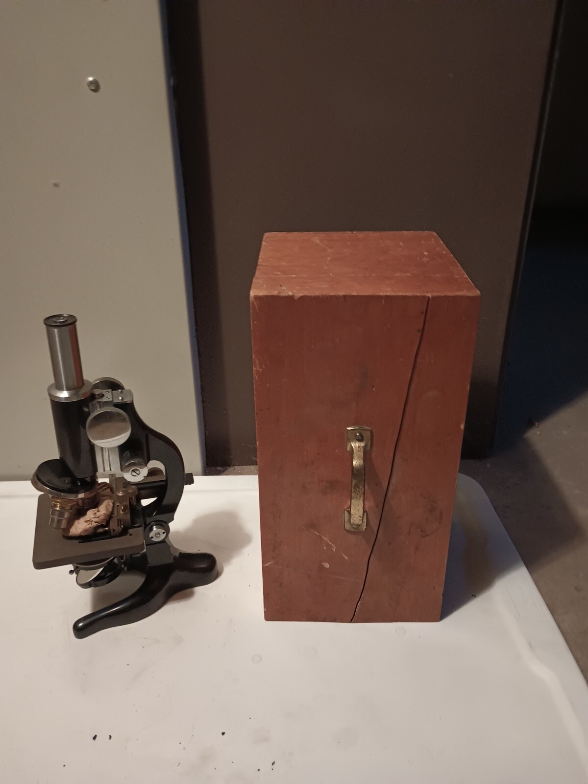 Vintage laboratory microscope KOSMOS STUTTGARD Model 2106 Germany.