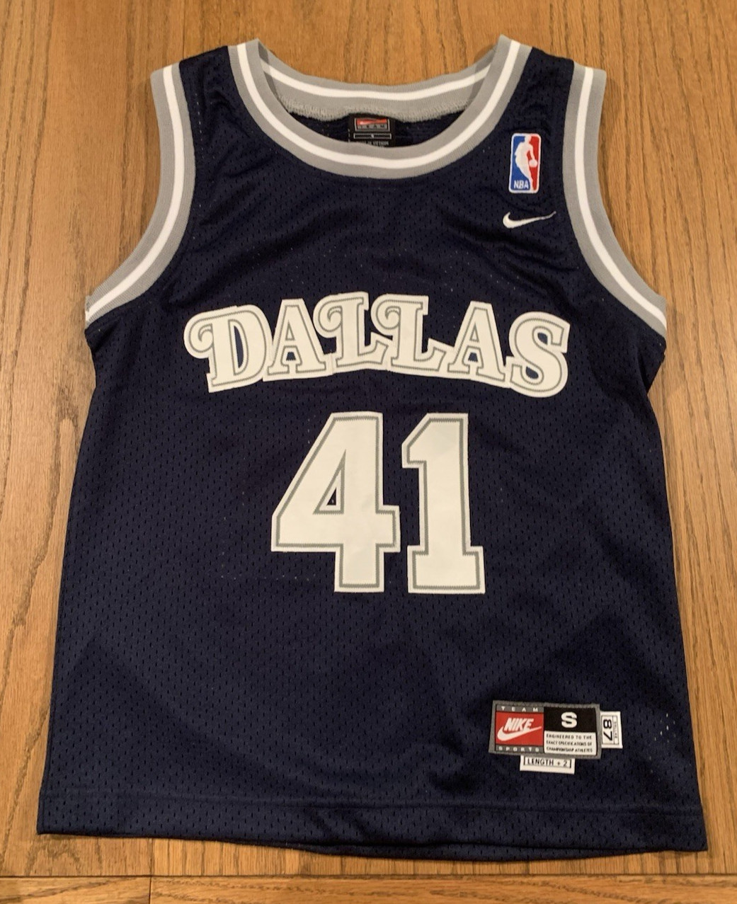 Youth Size S Nike Dallas Mavericks Dirk Nowitzki #41 NBA Basketball Jersey Blue