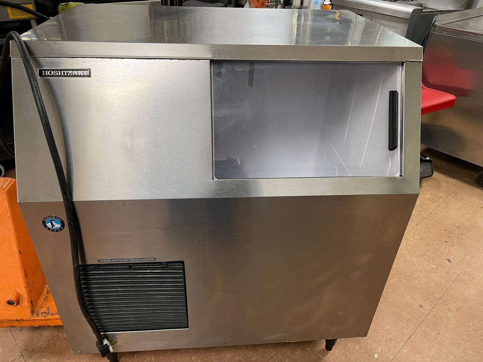 Used Hoshizaki F-500BAJ Self Contained 536lb Flaker Ice Machine Air Cooled 120V