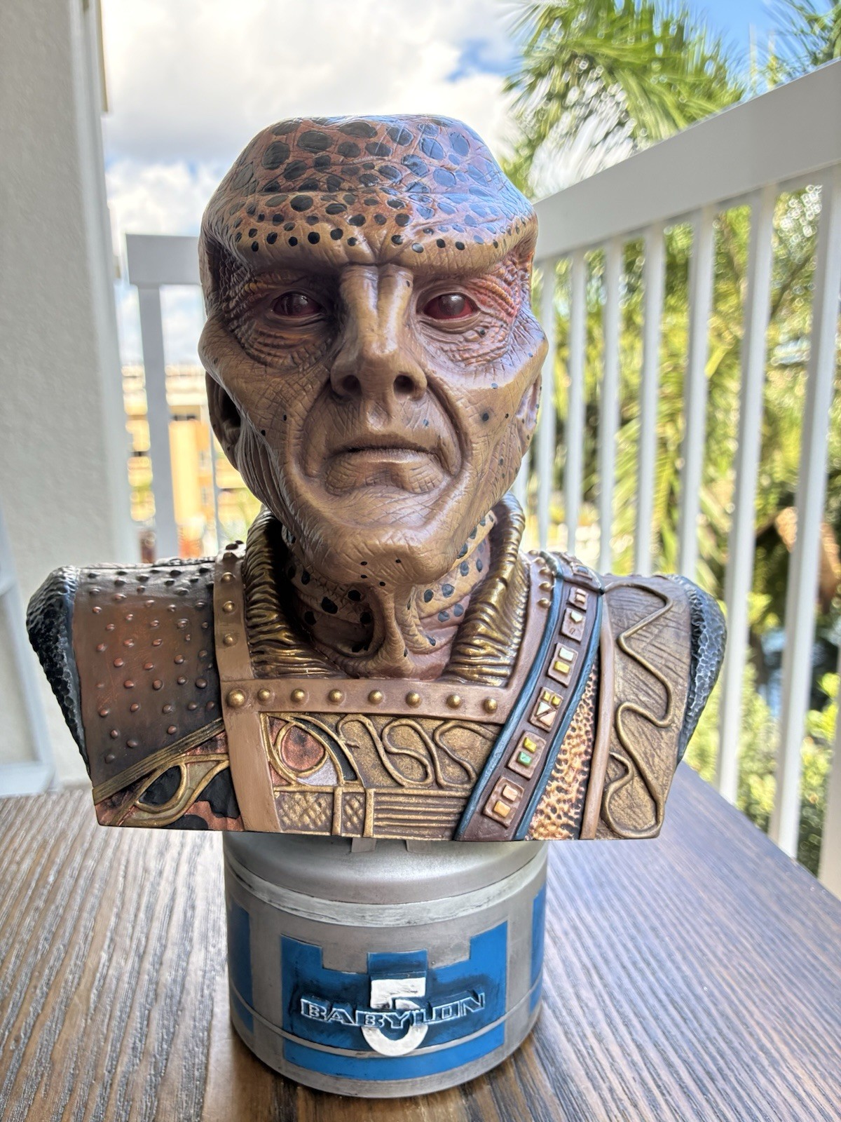 Babylon 5 G’Kar Bust Ambassador of Narn Limited #799/1500 Legends in 3D COA