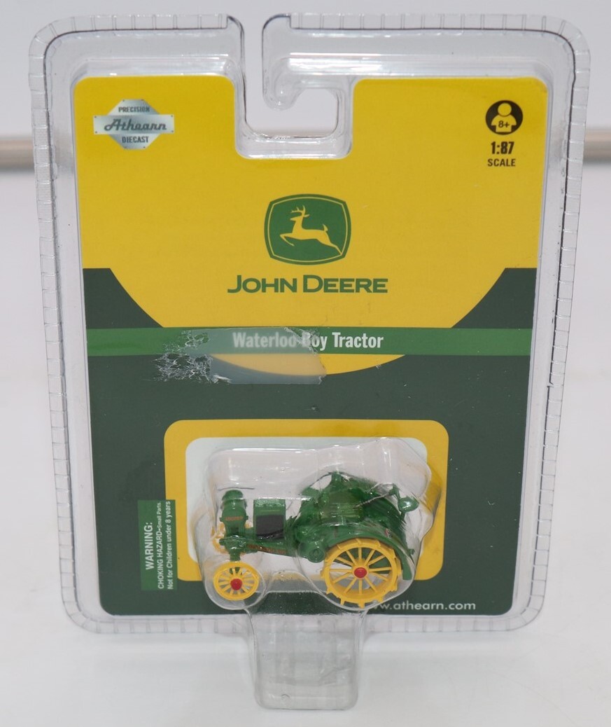 Athearn #7702 John Deere Waterloo Boy Tractor - NEW -