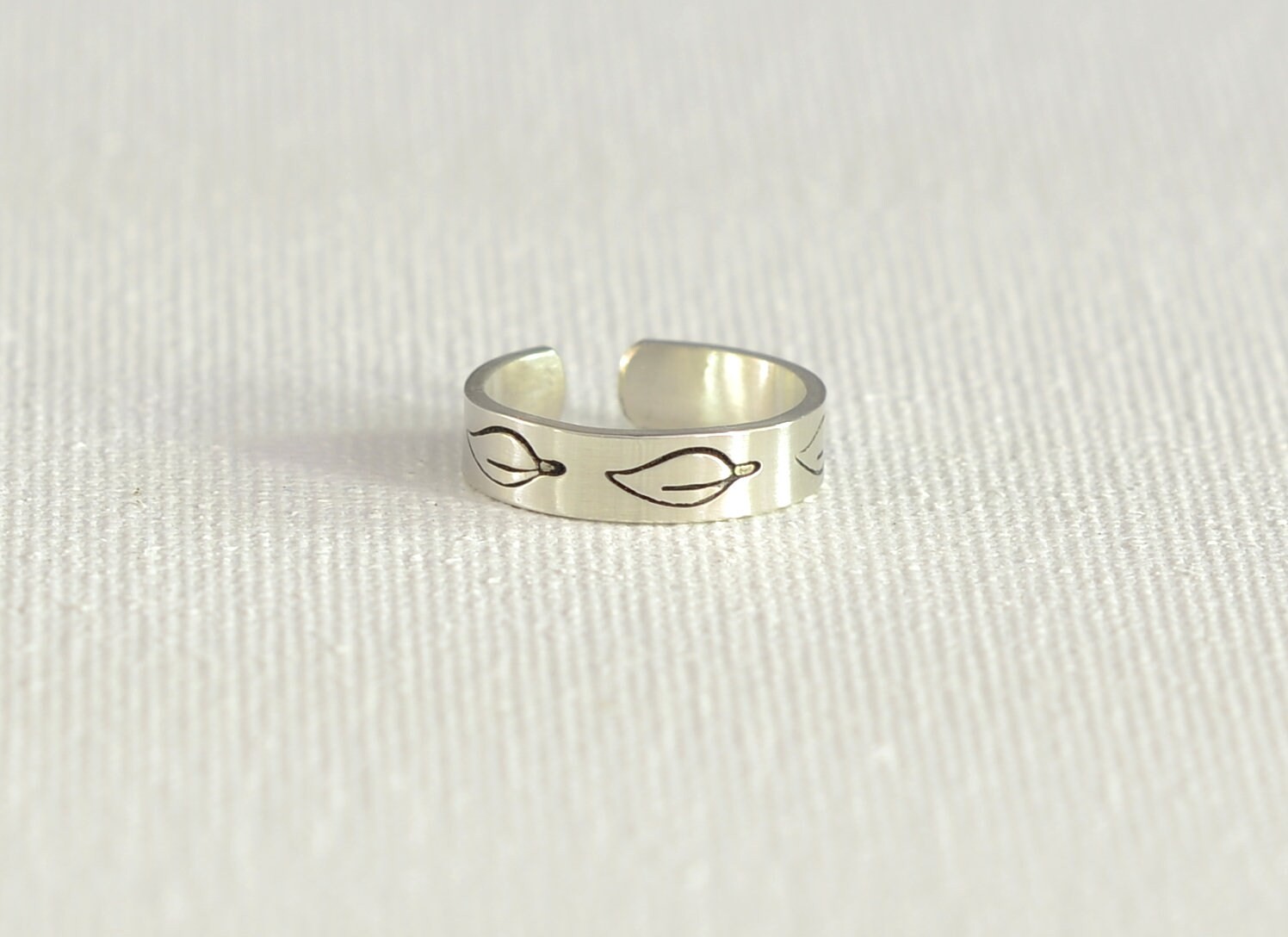 Silver leaf toe ring - small toe ring - adjustable sterling toe ring - silver