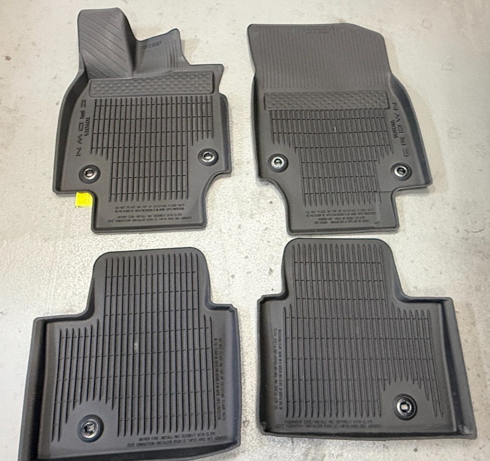 TOYOTA CROWN/SIGNIA 2023-2026 4 PCS BLACK ALL WEATHER FLOOR MATS PT908-30231-20