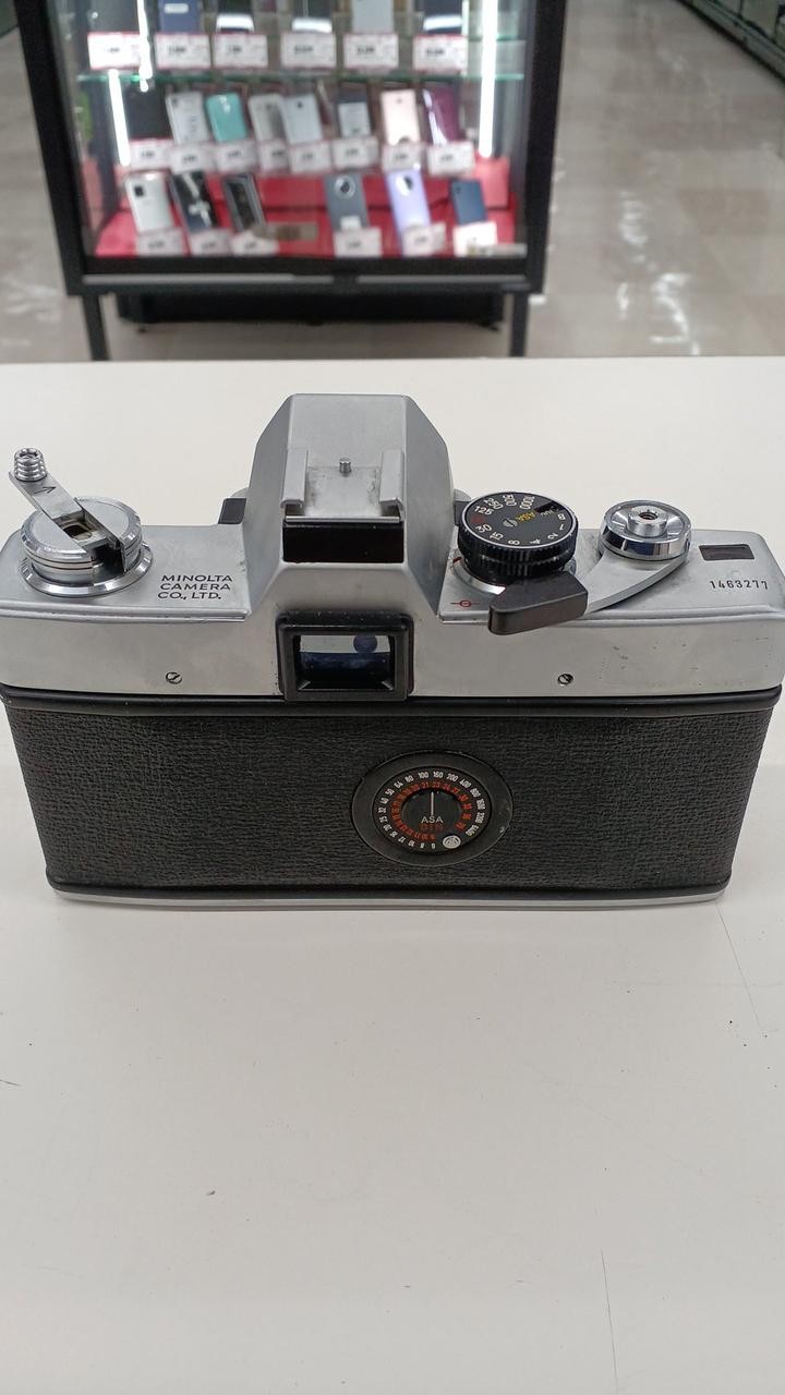 MINOLTA SRT101 SLR camera