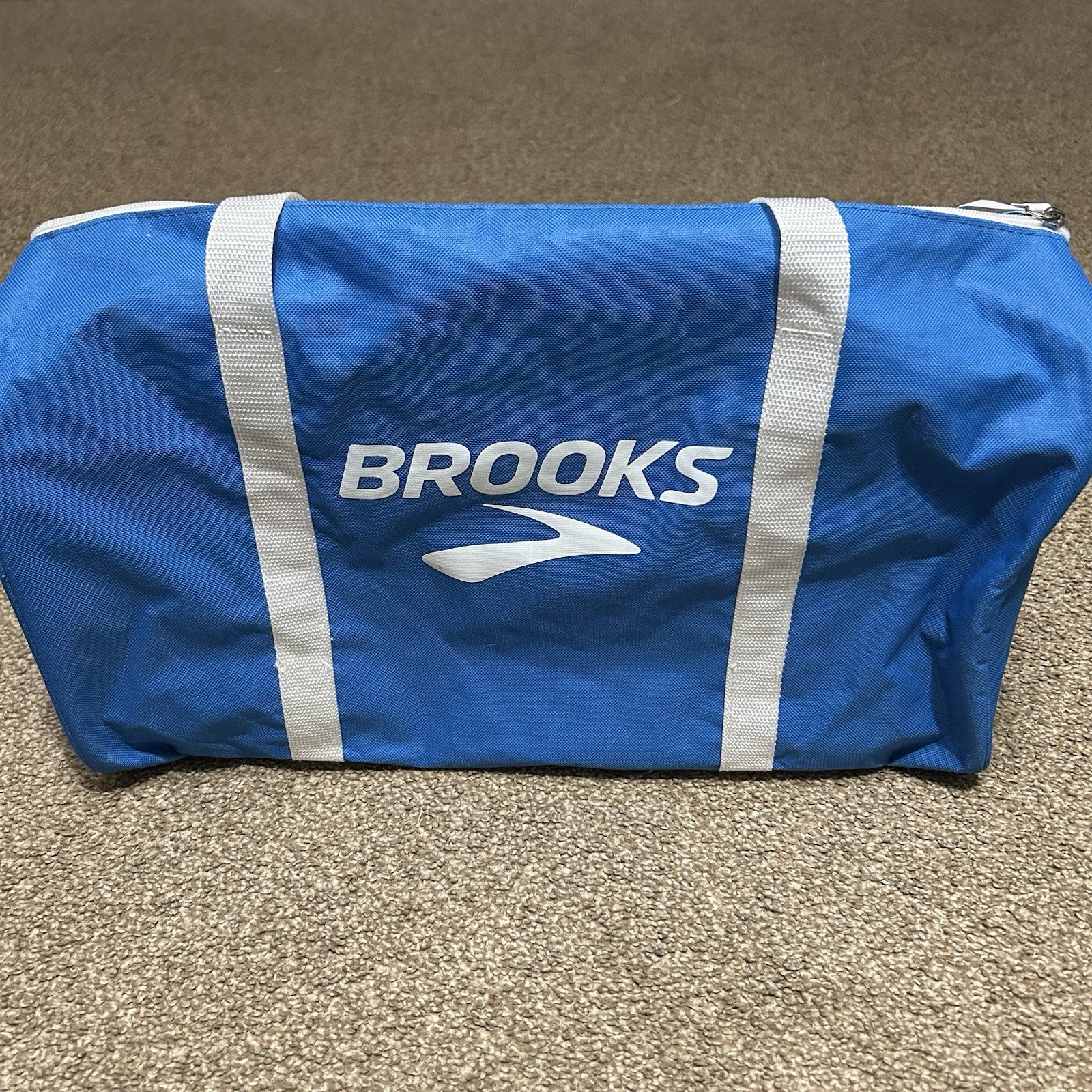 Brooks Blue & White Gym Bag Tote Zip Closure