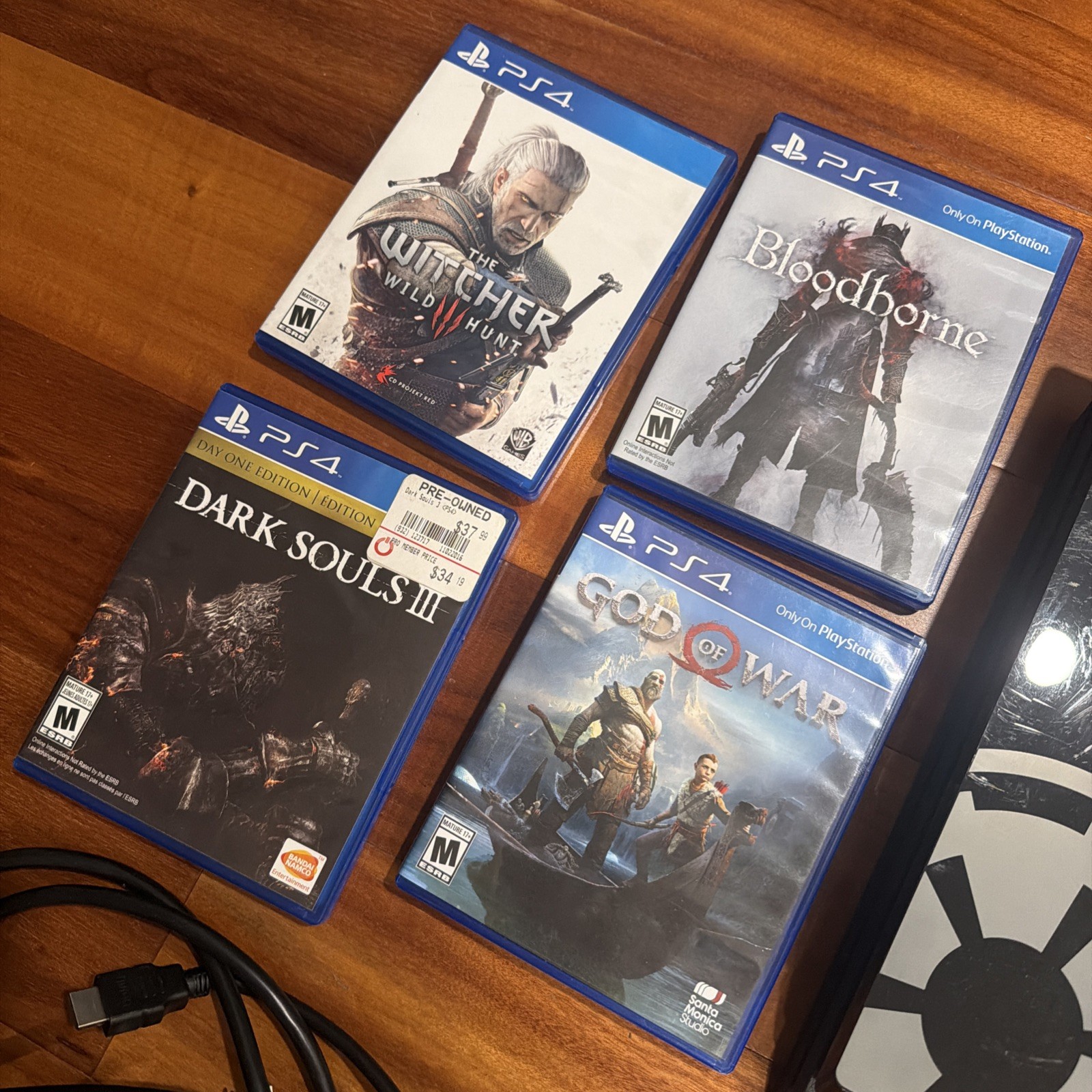 Sony PlayStation 4 Star Wars Edition With 4 Games 2 controllers