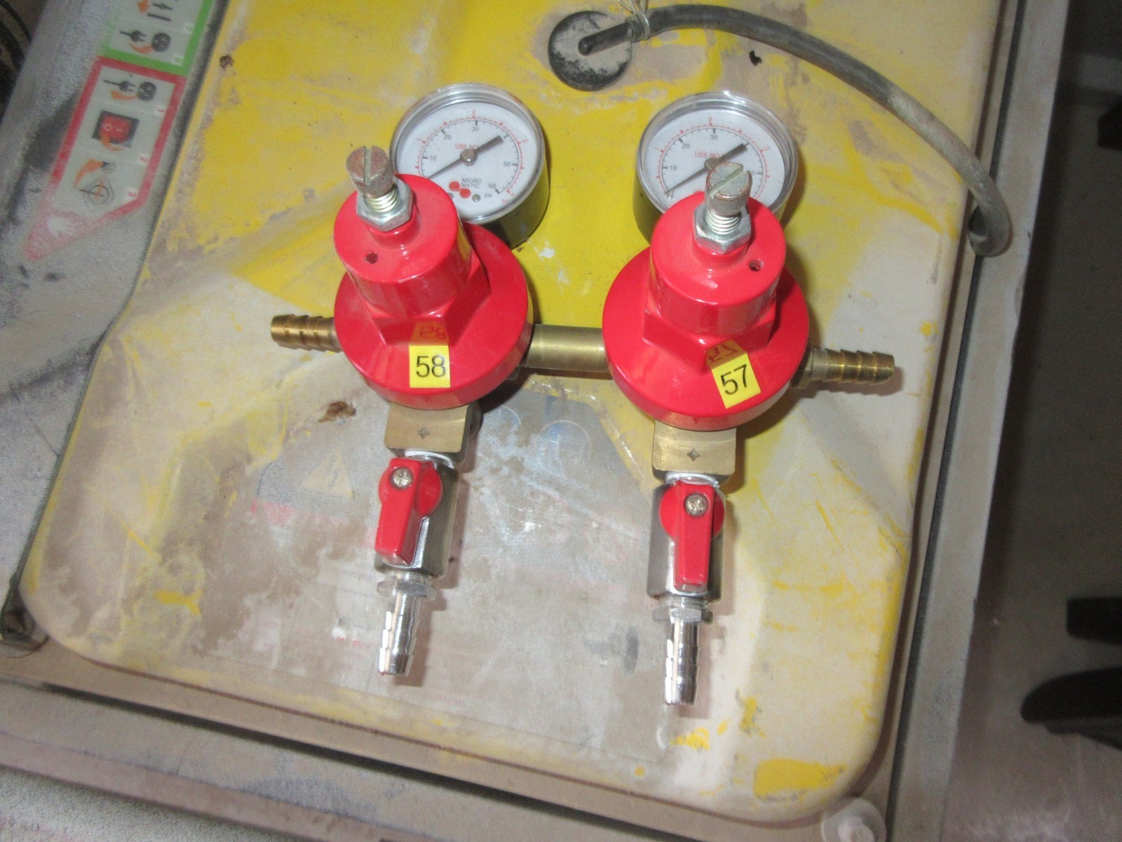 1 -Used Micro Matic 2 Regulator, 2 Gauges Assy WITHOUT Panel/connection for Beer