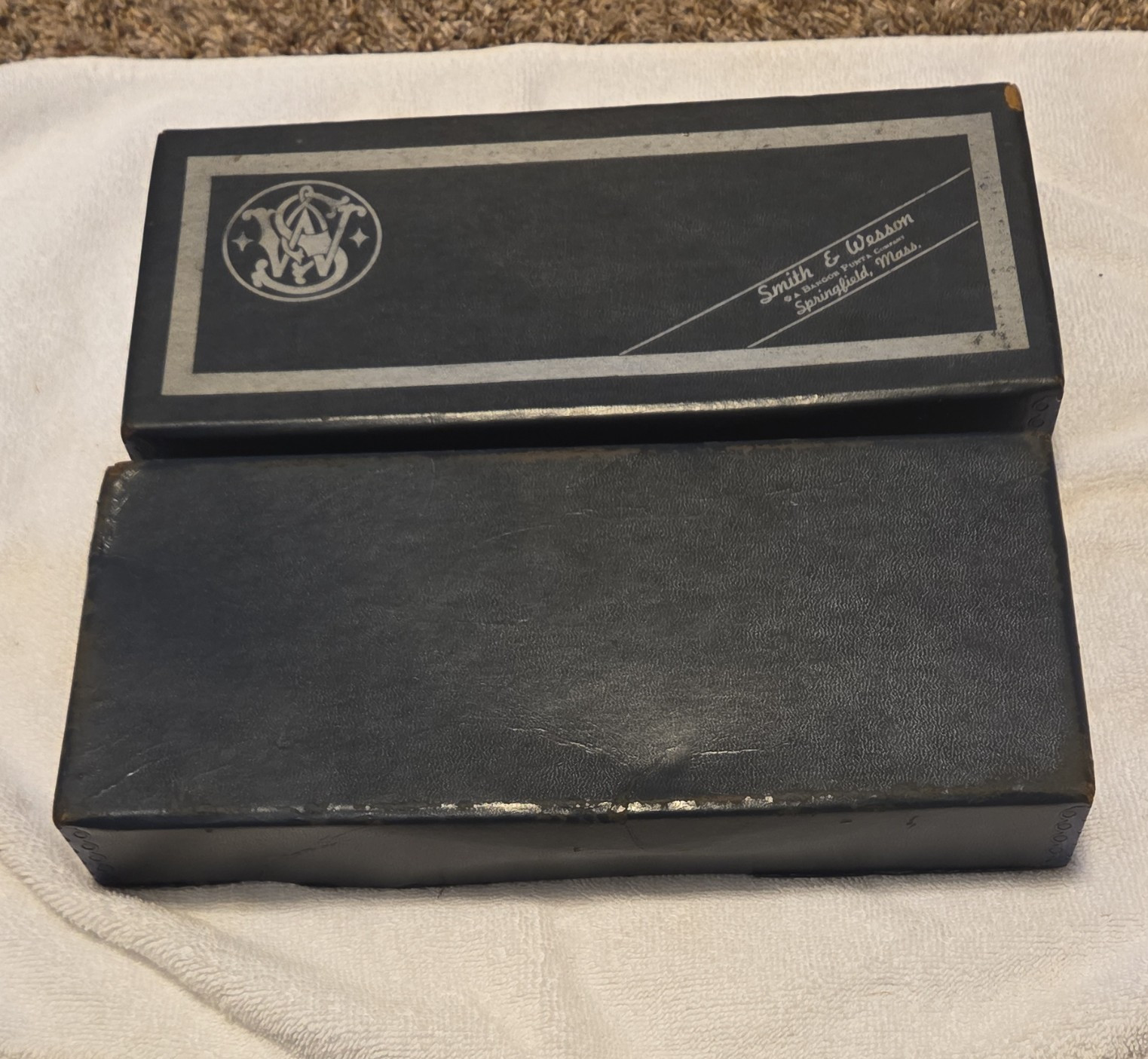 Smith & Wesson .357 Combat Magnum Model 19 4" Barrel Hard Case Box Black/Blue