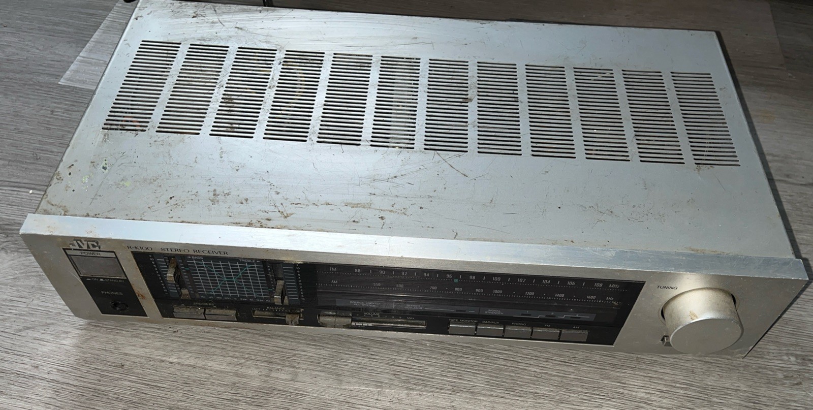 Vintage 1980's JVC T-K100 Quartz-Locked Digital Tuner Powers on