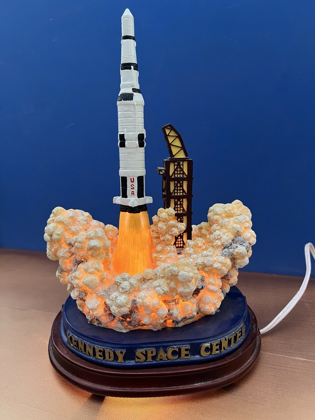 Vtg 1998 VHTF SNCO NASA Apollo Saturn V Rocket Desk Lamp Kennedy Space Center 🚀