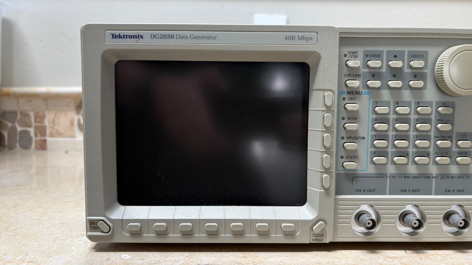 Tektronix DG2030 Data Pattern Generator 400 MHz 4-Ch Digital Signal Source GPIB