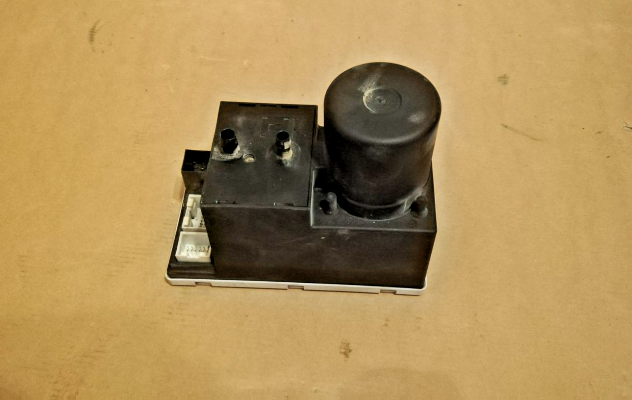 Audi A3 A4 S4 B5 Central Locking Vacuum Pump Right 8L0862257 L #