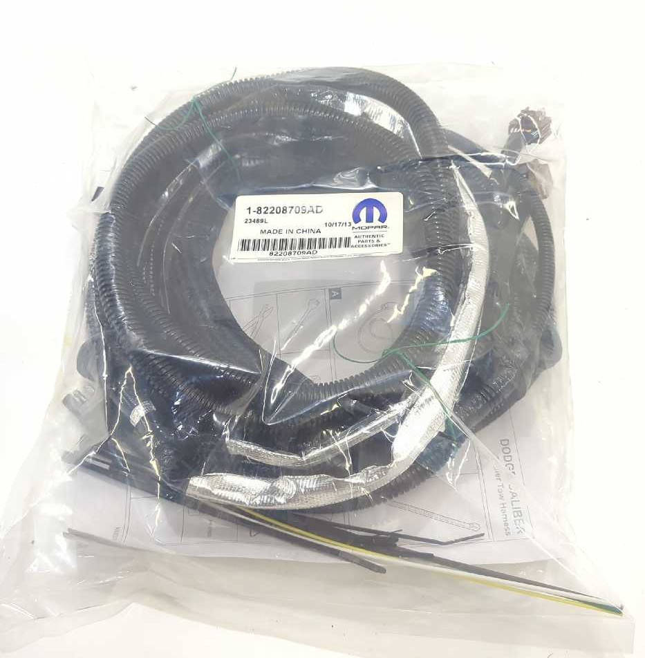New OEM genuine Mopar Trailer Hitch Wiring Harness 2007-2012 Caliber 82208709AD
