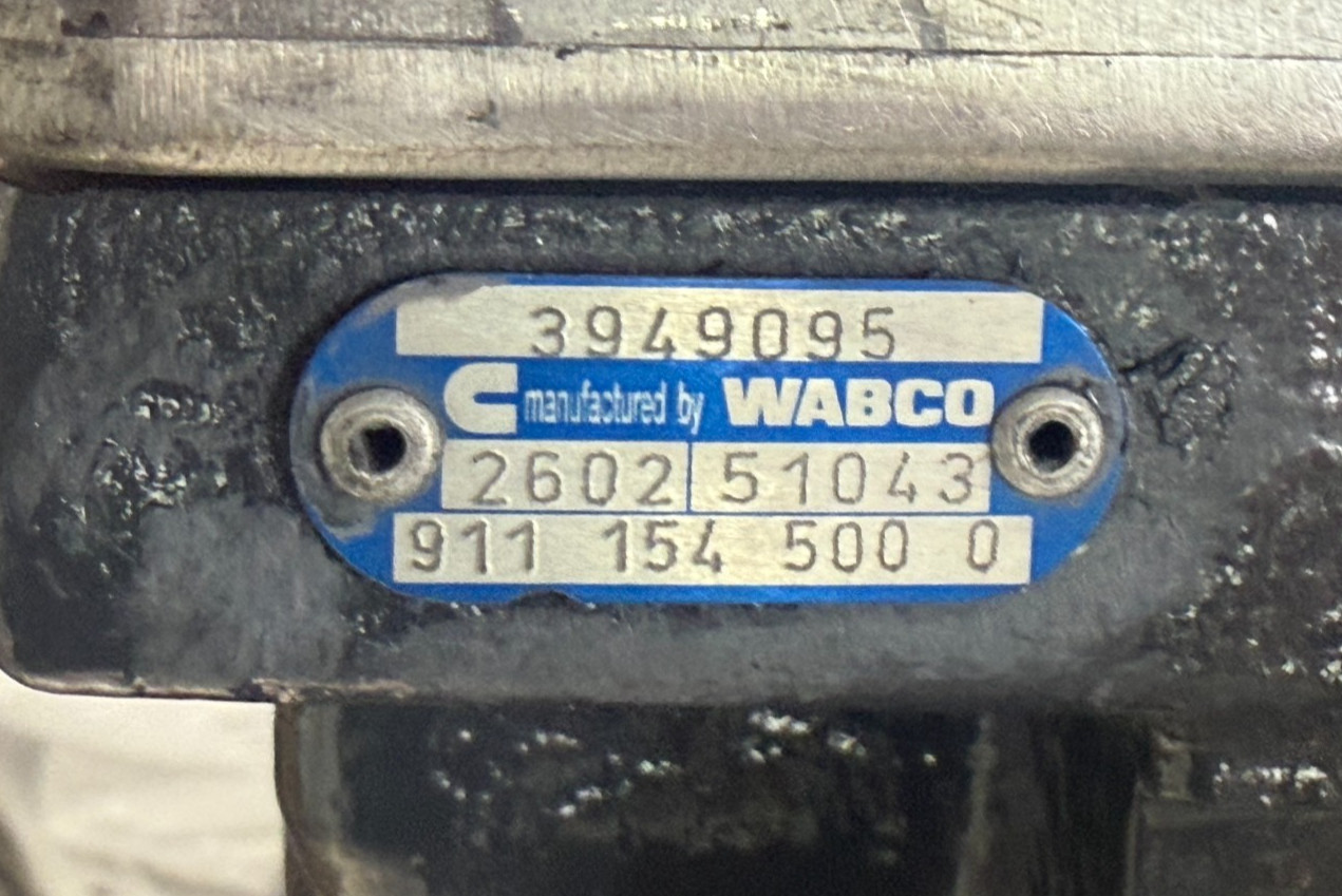 Rebuilt Wabco Cummins ISB/QSB Air Compressor | 3949095
