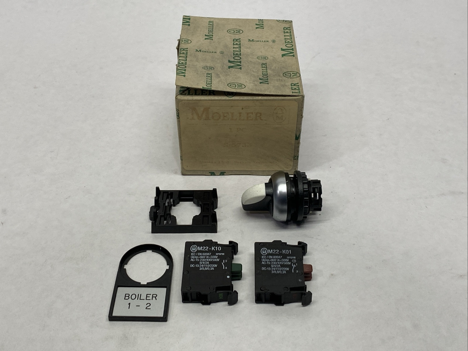 Moeller S-5733 2-Position Selector Switch Assembly Black Boiler 1-2