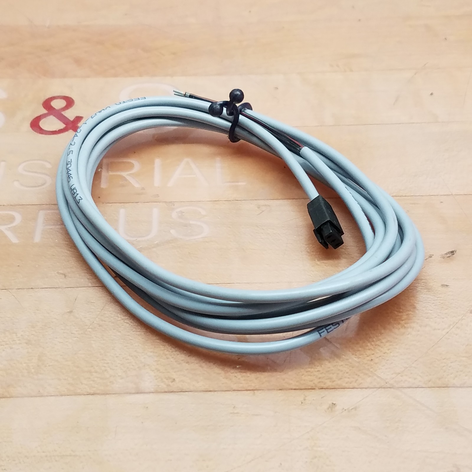 Festo KMYZ-1-24-2.5 Plug Socket W/ Cable, 24V, 2.5M, 30446 - USED