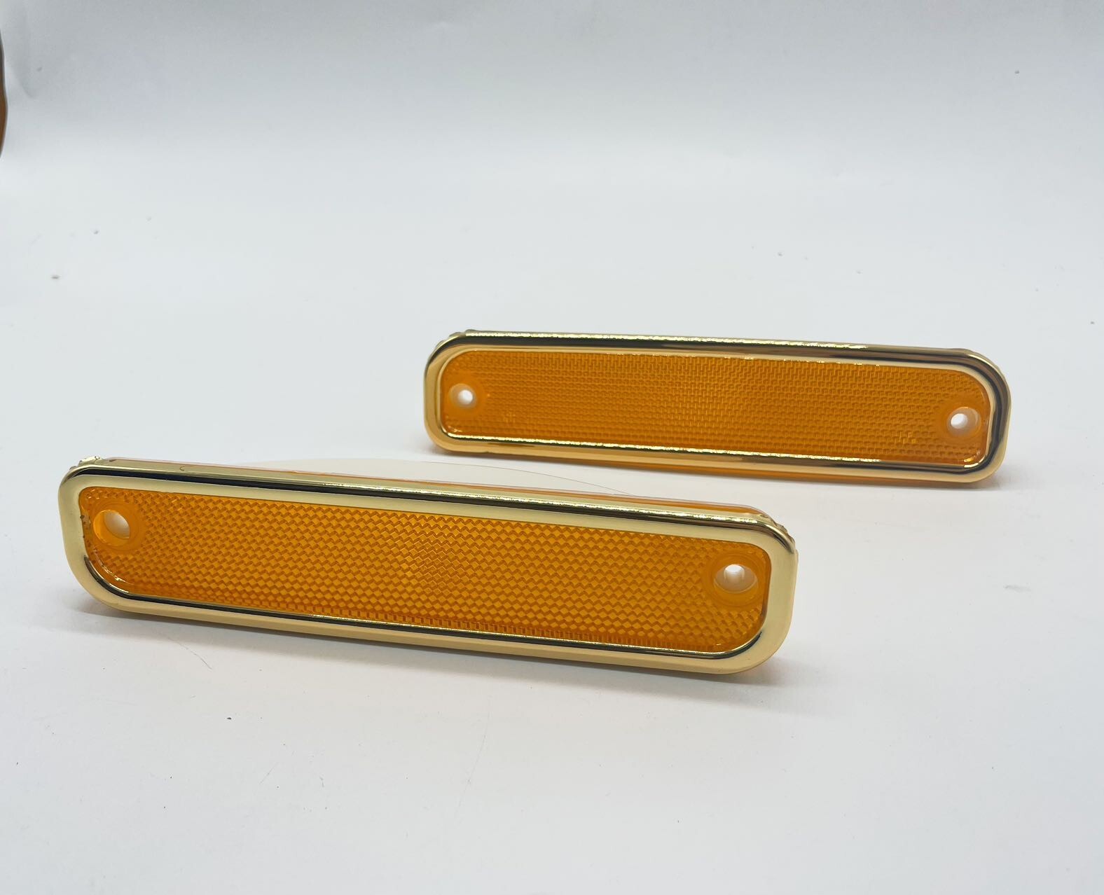 1973-1980 Chevrolet &GMC Truck Front Amber Sider Marker Lights Lens GOLD Trim