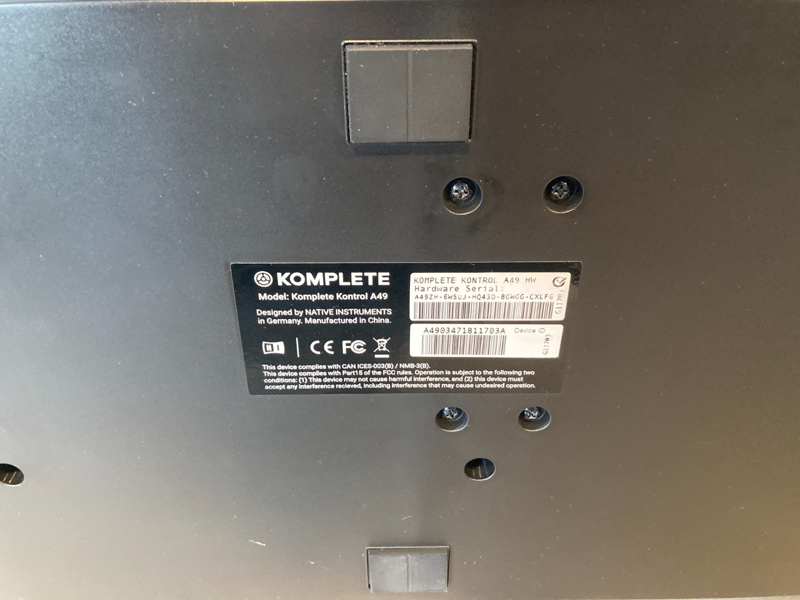 KOMPLETE KONTROL A49 MIDI CONTROLLER