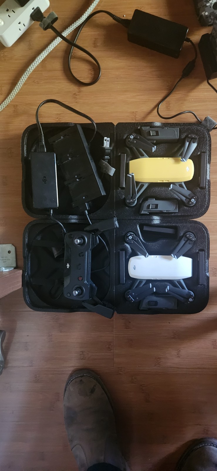 2x Dji Spark Drones 3 Batteries  Parts?
