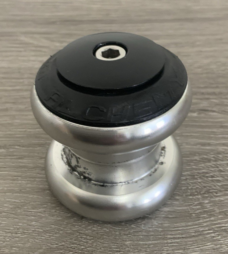 TIOGA ALCHEMY HEADSET 1 1/8 INCH WITH SPACERS STEM CAP AND BOLT