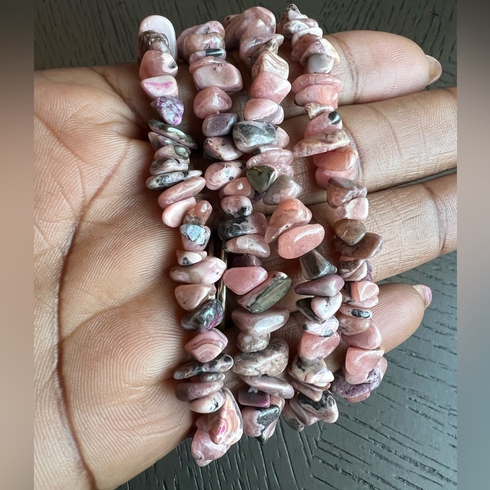 ( ONE) Rhodochrosite chip bracelet 6.5-7’