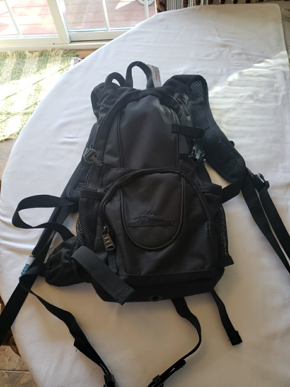 High Sierra Slim Hydration Multi Pocket Hiking Backpack Air Flow Cooled NWT
