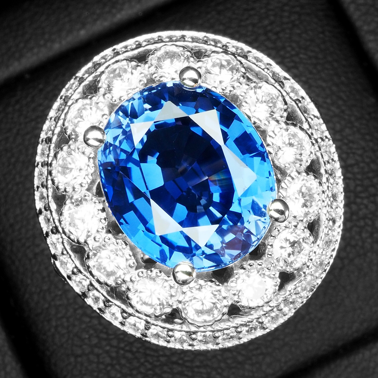 Luxurious Royal Blue Sapphire Oval 9.10Ct 925 Sterling Silver White Gold Rings