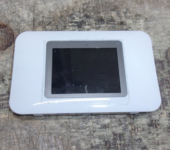 Netgear Unite AirCard 770S Mobile WiFi Hotspot 4G LTE AT&T SEE NOTES