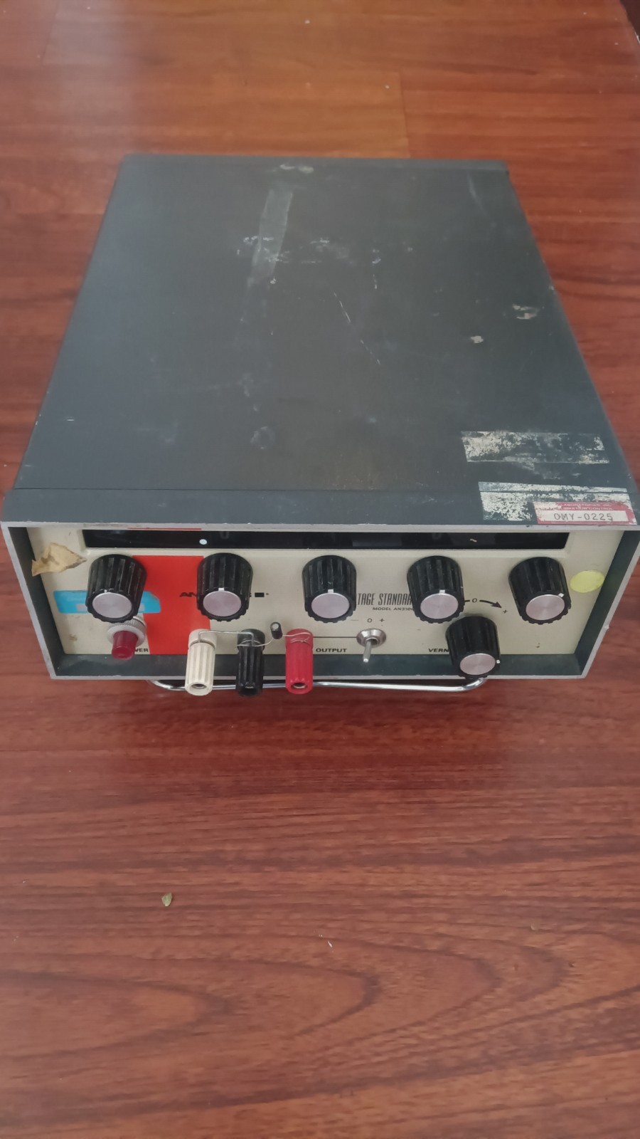 Analogic AN3100 Precision DC Voltage Standard Calibrator pair (2) untested