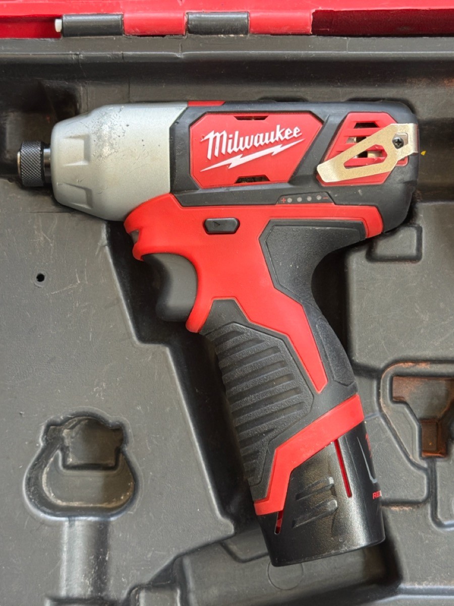 MILWAUKEE TOOLS 2597-22 (SBL016032)