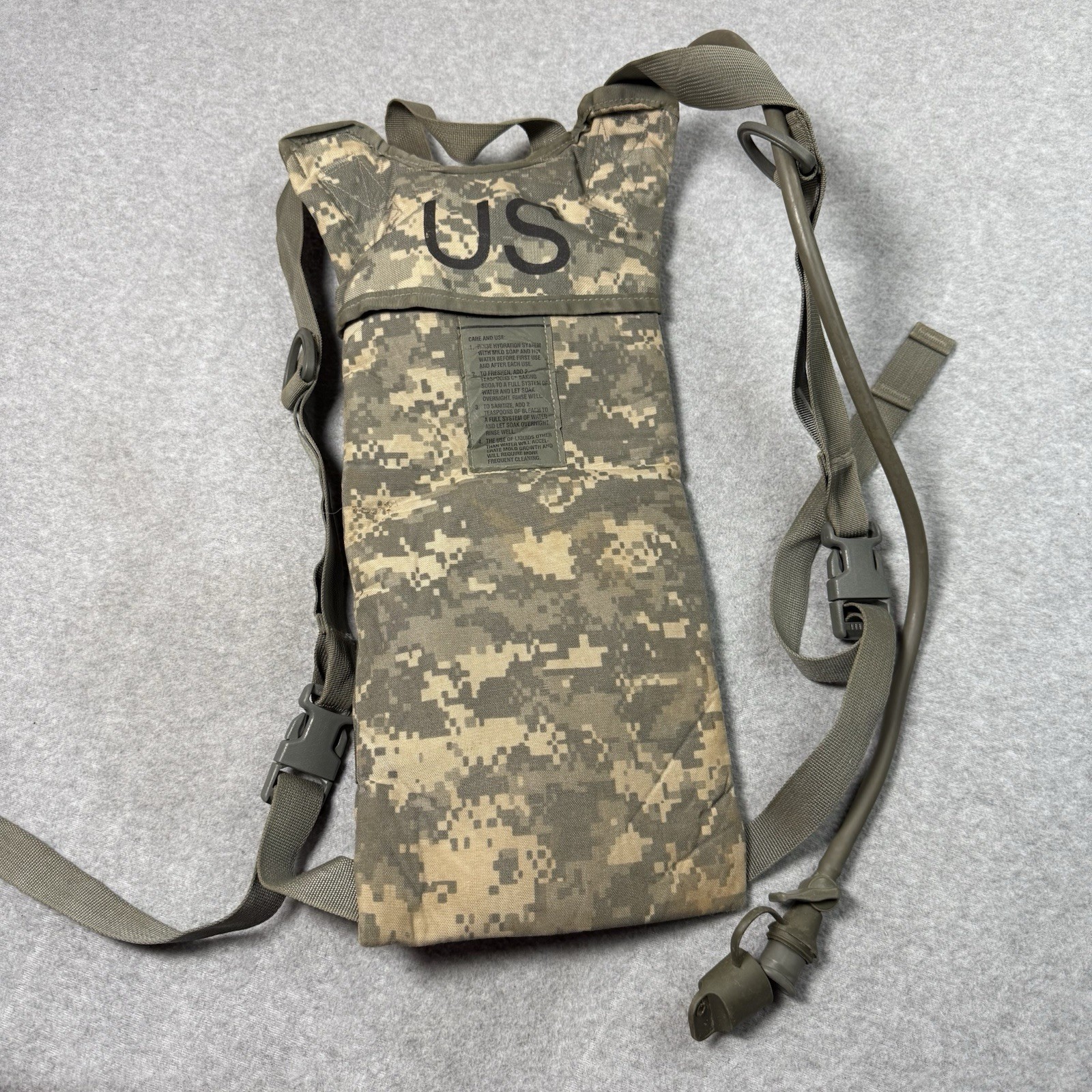 Molle 2 Hydration System Carrier US Army Tactical Utility