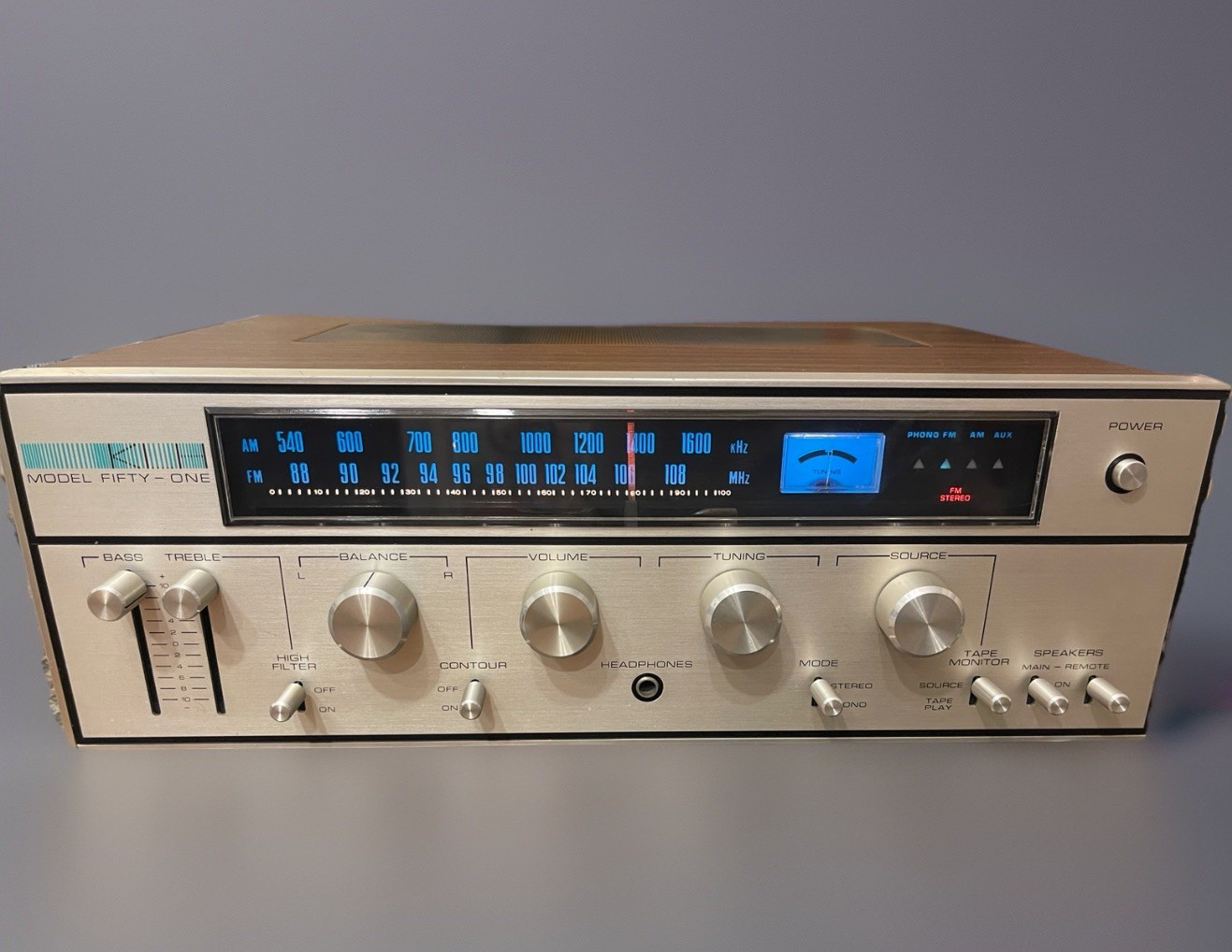 KLH Model Fifty-One 51 Vintage AM/FM Stereo Receiver Wood Cabinet Clean Tested
