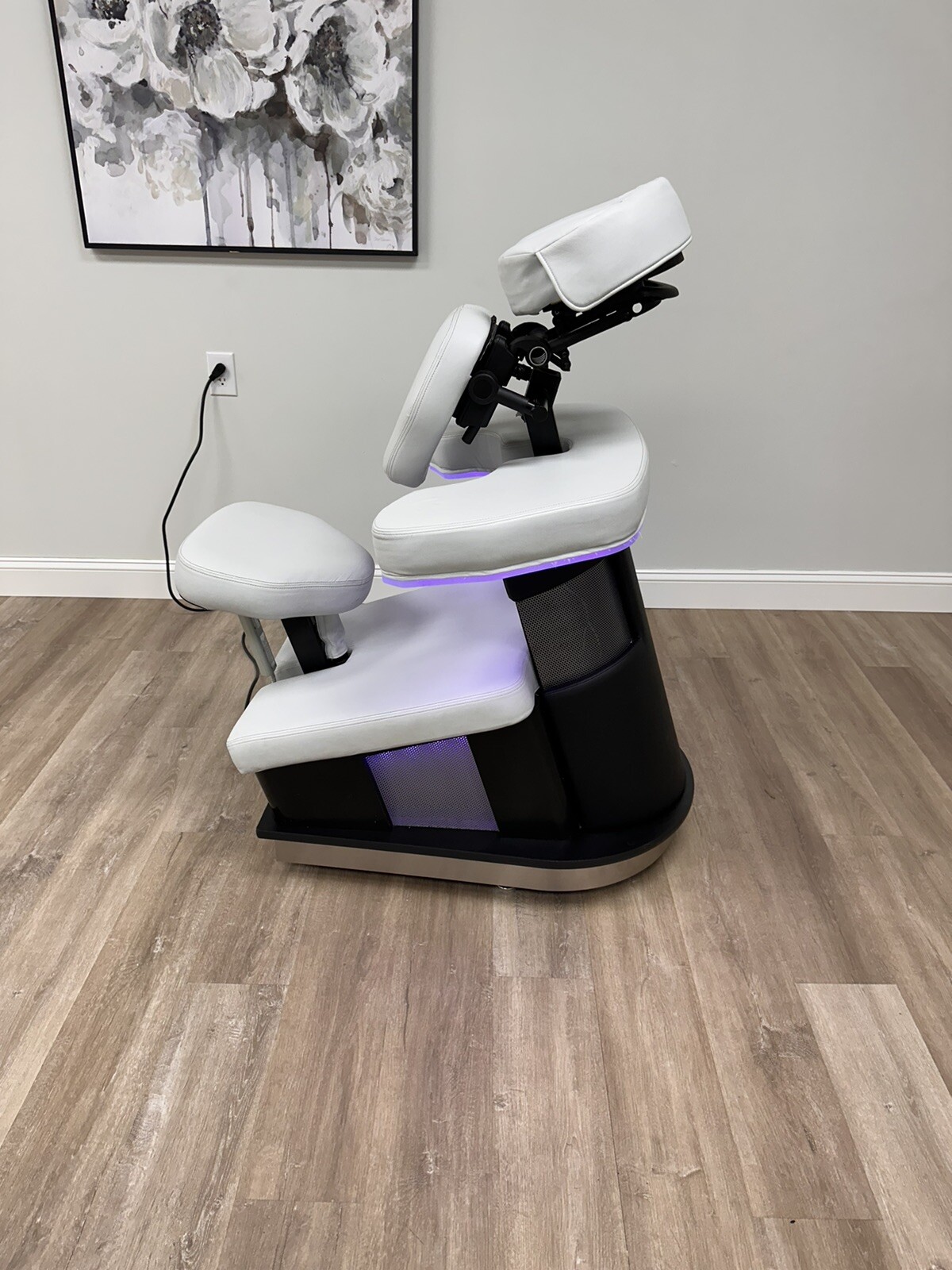 Chair Massage/ Electric Massage Chair/ Living Earth Crafts