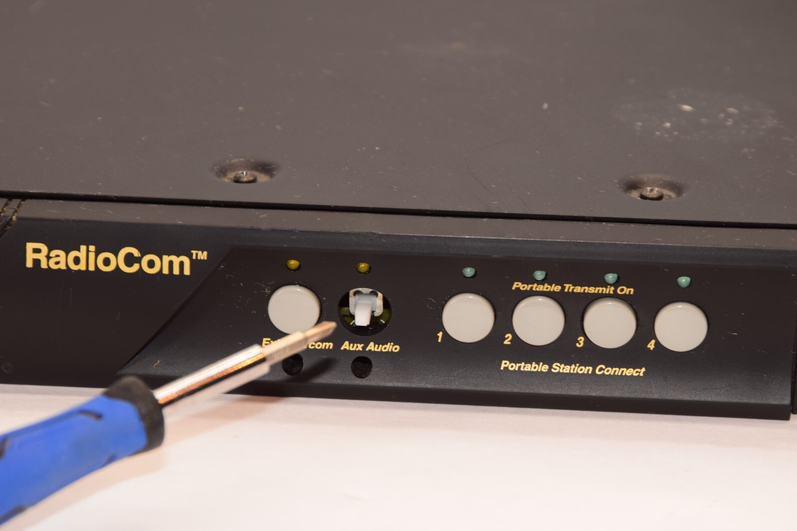 TELEX RADIOCOM BTR-300 Wireless Intercom Base Station *Missing Button*