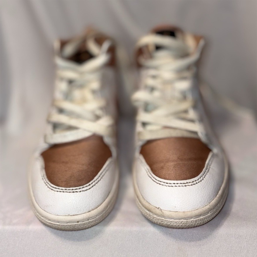 Nike Men’s High-Top Athletic Sneakers Lace-Up White and Brown Colorway