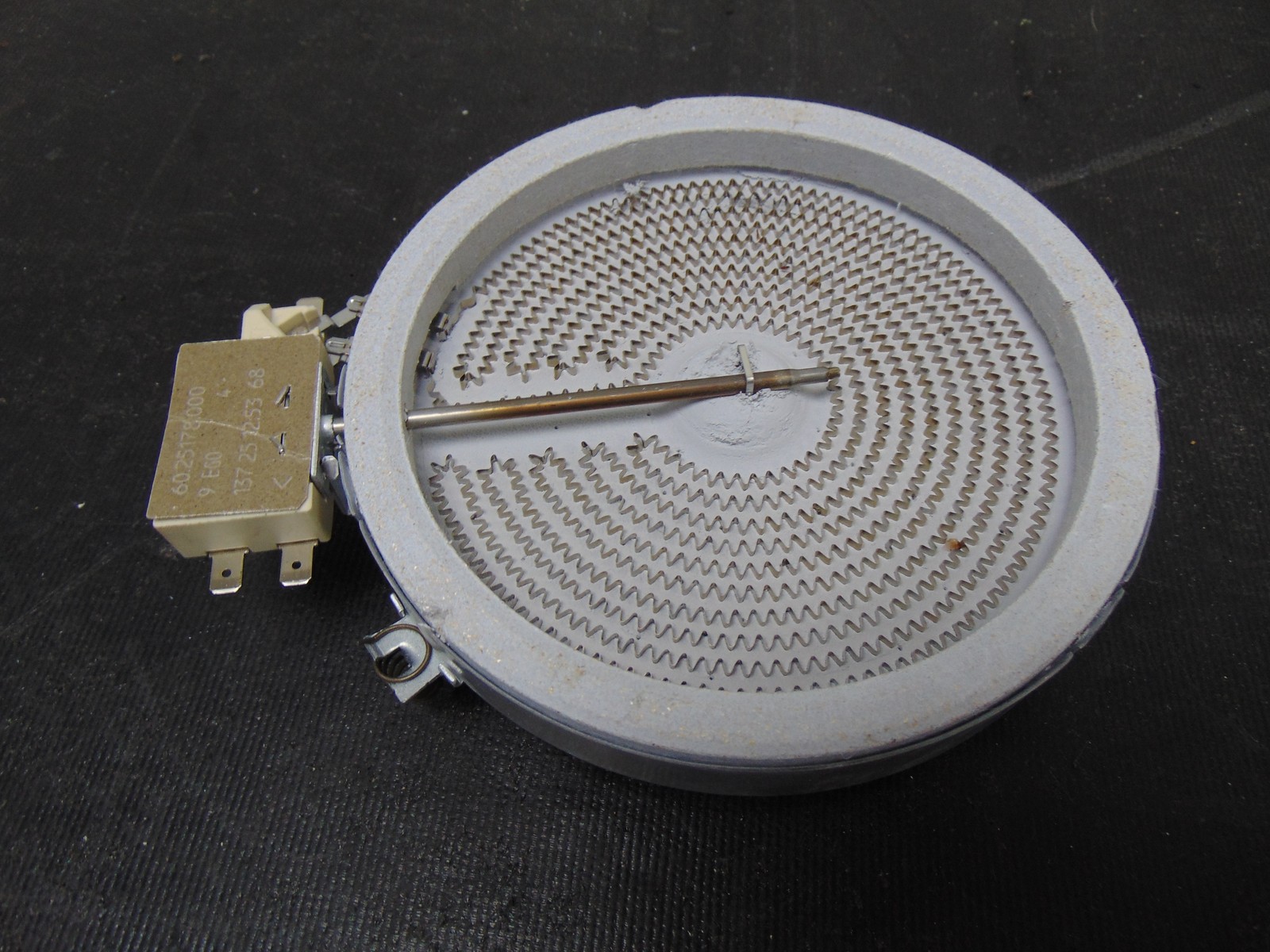 Element Range EER244MSCW Surface Element A28300102