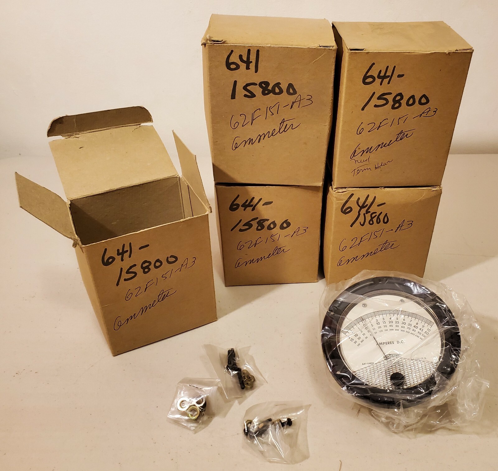 (1) - NOS -Phaostron -4.5" D.C. Amperes Panel Meter - 15 - 0 - 50 MV - 641-15800